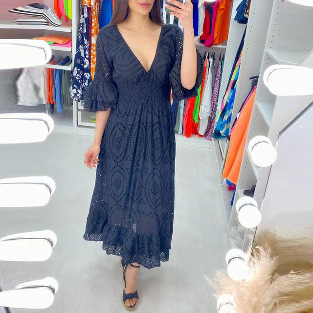 Kallie | Midikleid mit bestickten Anglaise-Rüschen an den Ärmeln