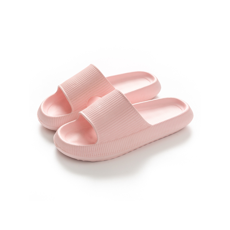 Bequeme Hausschuhe für den Urlaub oder für zu Hause