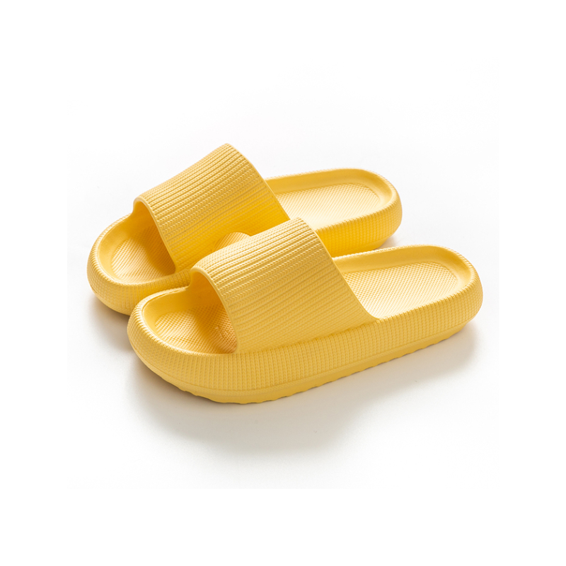 Bequeme Hausschuhe für den Urlaub oder für zu Hause