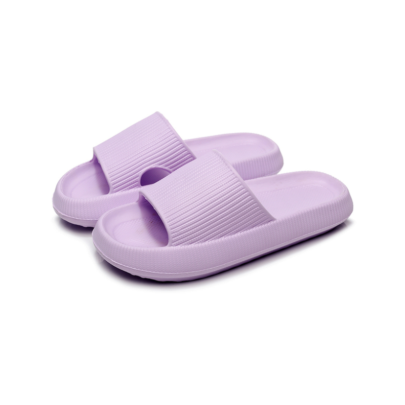 Bequeme Hausschuhe für den Urlaub oder für zu Hause