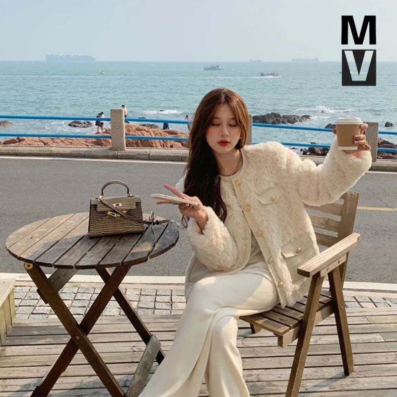 Aurora | Chic Lammwoll-Wintermantel