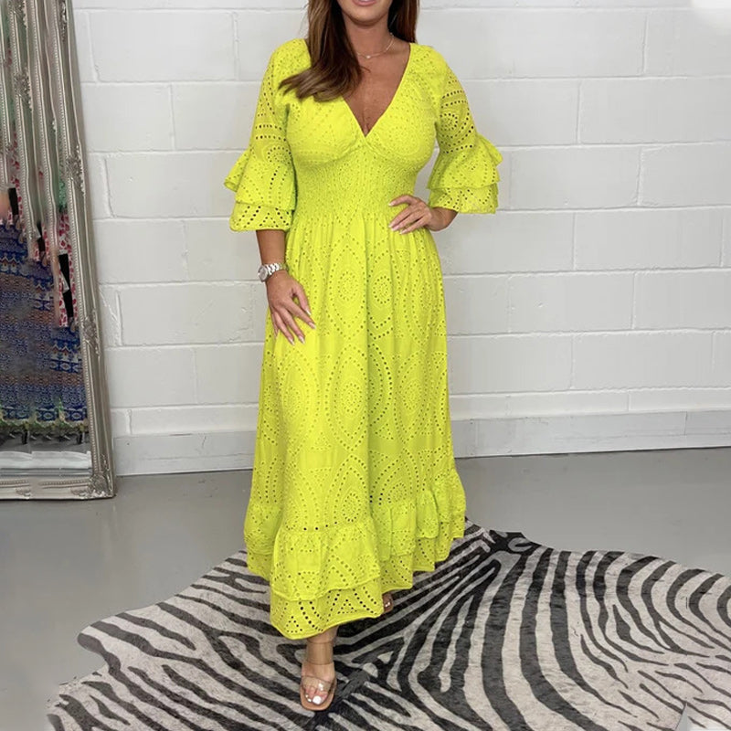 Kallie |  Midikleid mit bestickten Anglaise-Rüschen an den Ärmeln