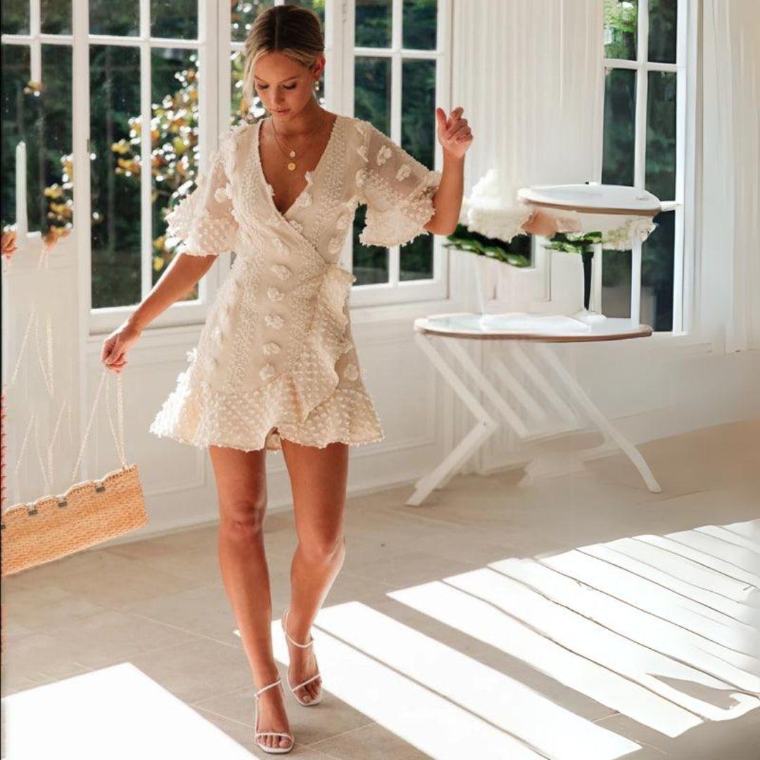 Clarana | Schickes Spitzenkleid mit Flatterärmeln