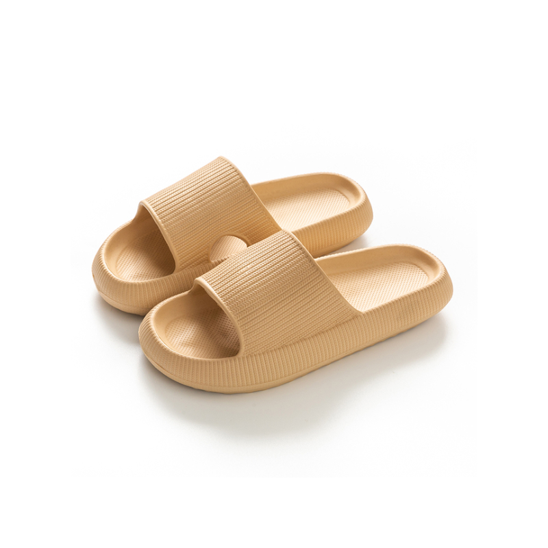 Bequeme Hausschuhe für den Urlaub oder für zu Hause