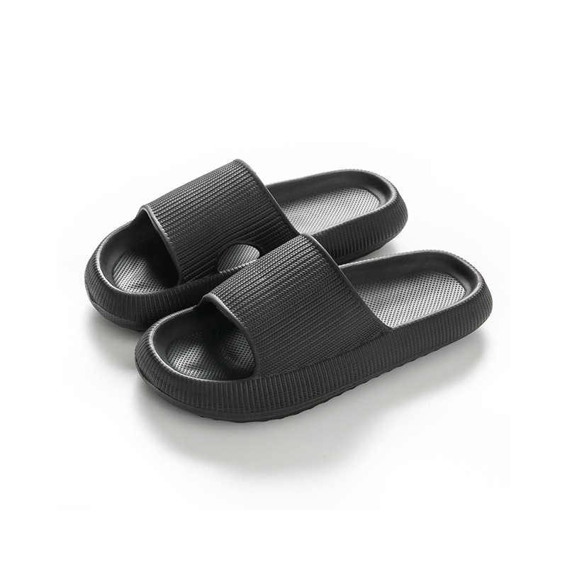 Bequeme Hausschuhe für den Urlaub oder für zu Hause