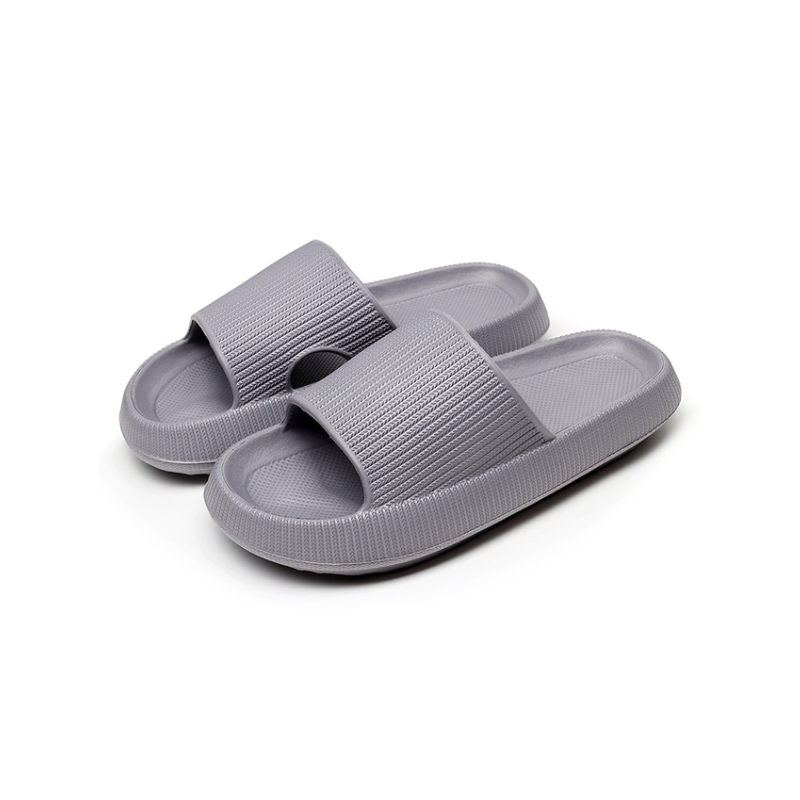 Bequeme Hausschuhe für den Urlaub oder für zu Hause