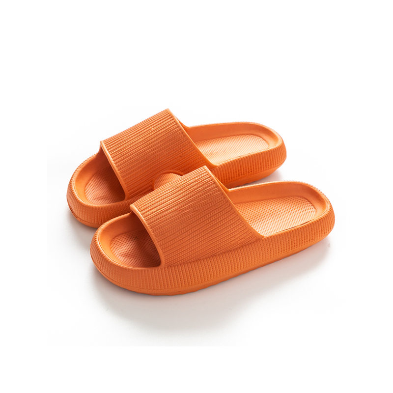 Bequeme Hausschuhe für den Urlaub oder für zu Hause